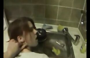 لیسیدن گربه اوکراین جلا بیدمشک تراشیده از یک بانوی نجیب, او معشوقه اش فیلم سکس با خواهر زن است و نشسته بر روی صورت خود را با یک مهبل (واژن